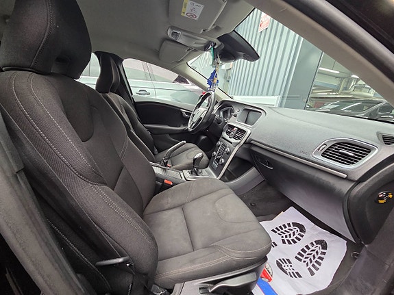 Volvo V40 14 of 15