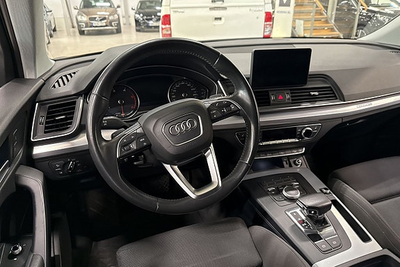 Audi Q5 9 of 27