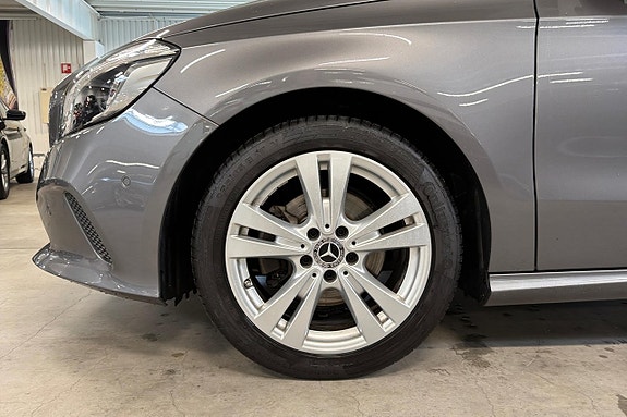 Mercedes-Benz A180 11 of 21