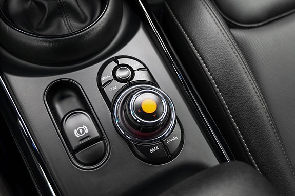 MINI Clubman Cooper S 17 of 22