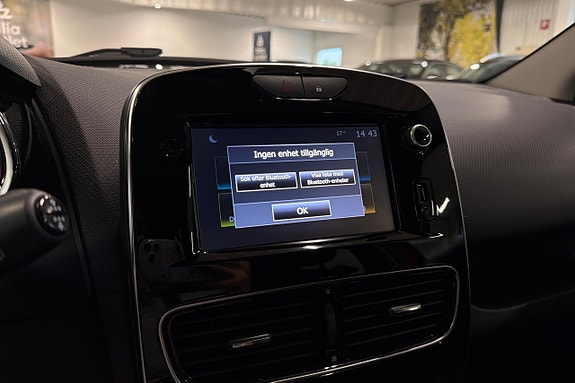 Renault Clio 20 of 23