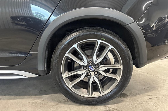 Volvo V60 Cross Country 11 of 26