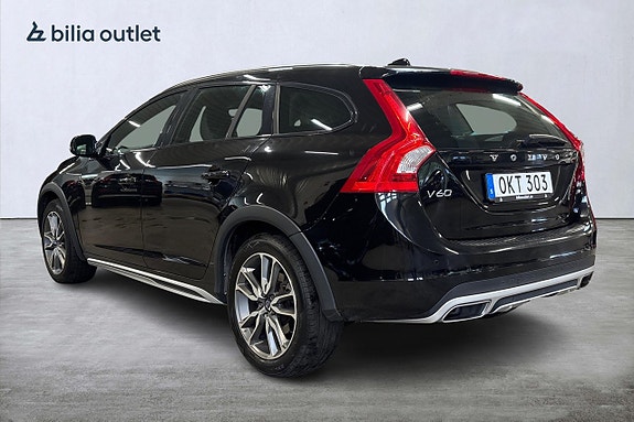 Volvo V60 Cross Country 8 of 26