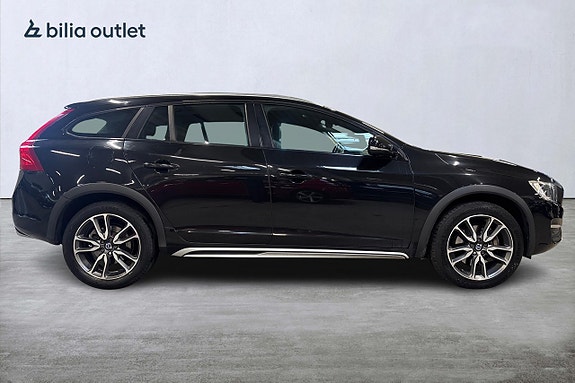 Volvo V60 Cross Country 5 of 26
