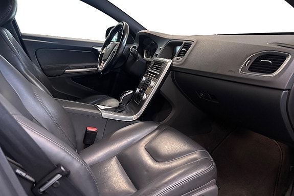 Volvo V60 Cross Country 15 of 26