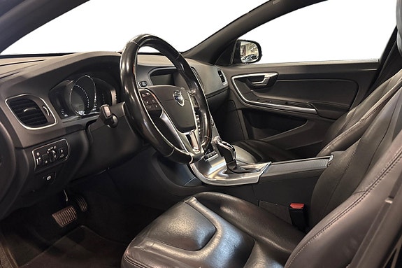 Volvo V60 Cross Country 13 of 26