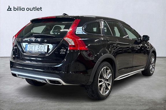 Volvo V60 Cross Country 6 of 26