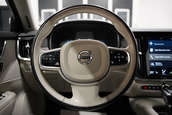 Volvo V90 Cross Country 13 of 26