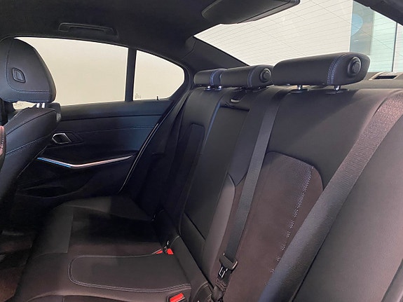 BMW 330e 9 of 12