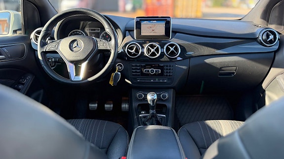 Mercedes-Benz B200 16 of 17