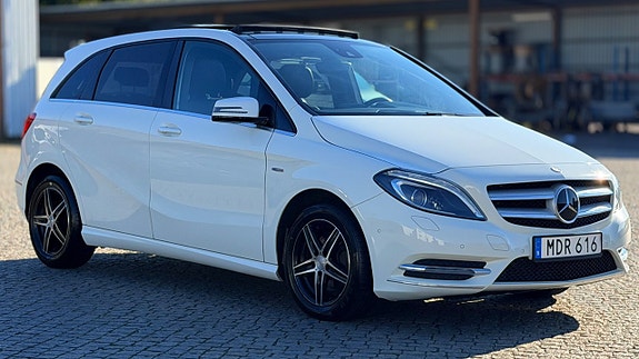 Mercedes-Benz B200 3 of 17