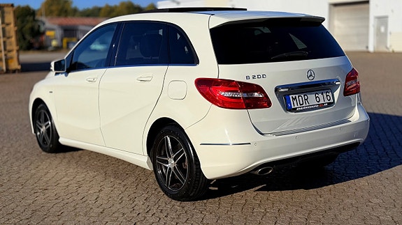 Mercedes-Benz B200 7 of 17