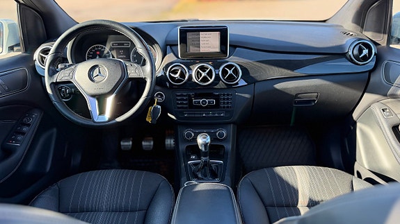 Mercedes-Benz B200 15 of 17