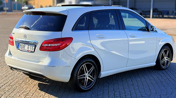 Mercedes-Benz B200 5 of 17