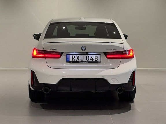 BMW 330e 4 of 18
