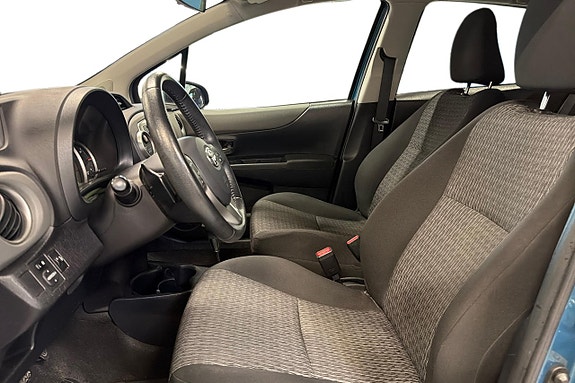 Toyota Yaris 13 of 22
