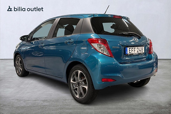 Toyota Yaris 8 of 22