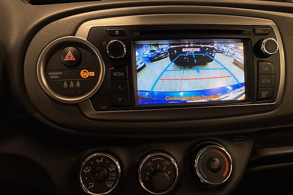 Toyota Yaris 18 of 22