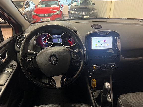 Renault Clio 9 of 11