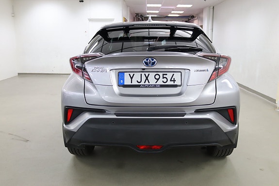 Toyota C-HR 6 of 22