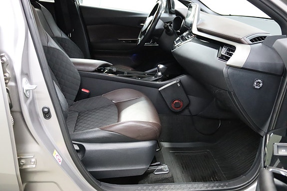 Toyota C-HR 12 of 22