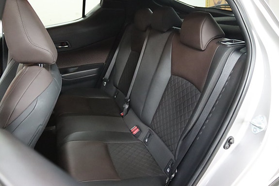 Toyota C-HR 11 of 22