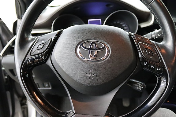 Toyota C-HR 15 of 22
