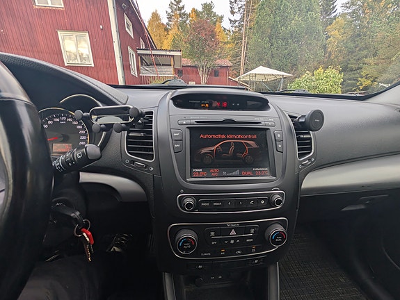 Kia Sorento 9 of 22