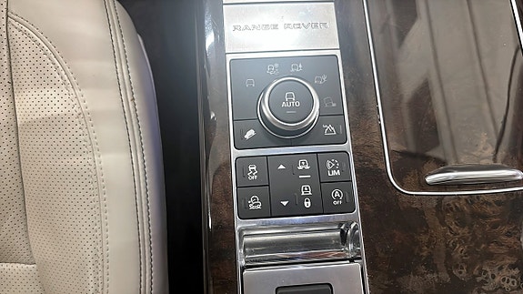 Land Rover Range Rover 14 of 14