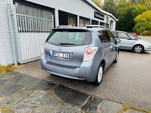 Toyota Verso 3 of 29
