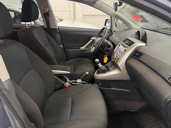 Toyota Verso 17 of 29