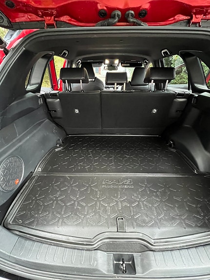 Toyota RAV4 6 of 8