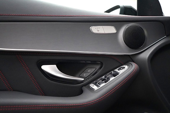 Mercedes-Benz GLC300 e 8 of 23