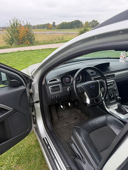 Volvo V70 5 of 7