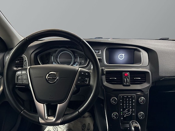Volvo V40 10 of 14