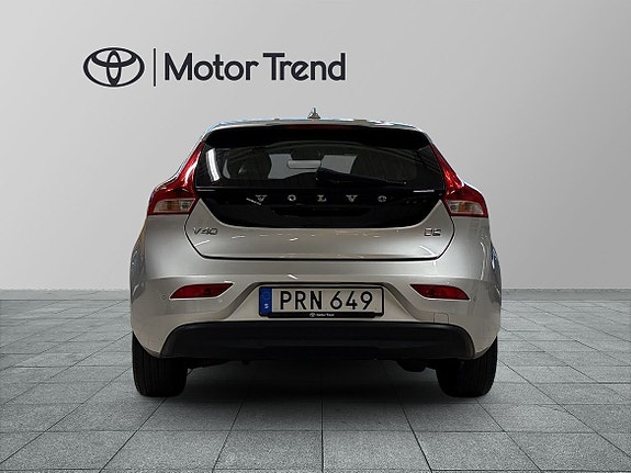 Volvo V40 4 of 14