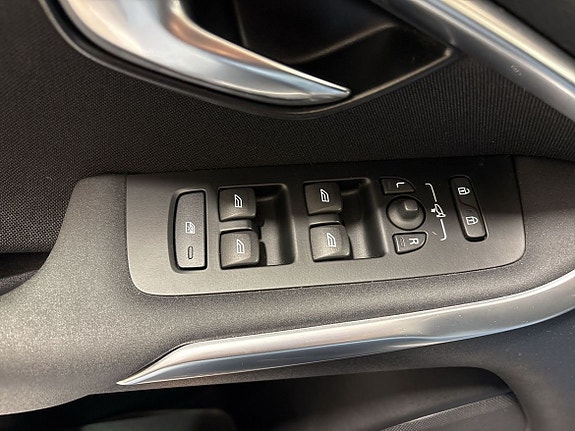 Volvo V40 12 of 14