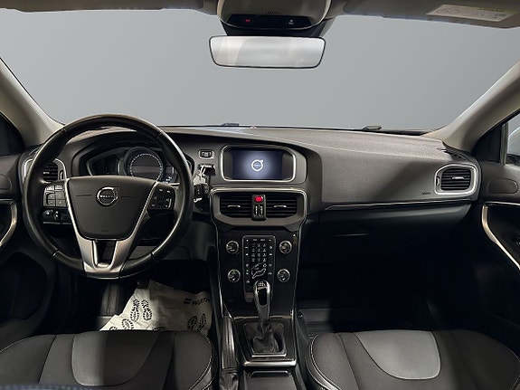 Volvo V40 9 of 14