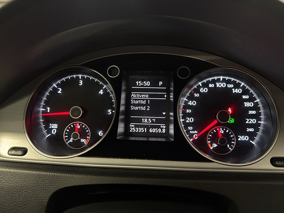 Volkswagen Passat Alltrack 13 of 22