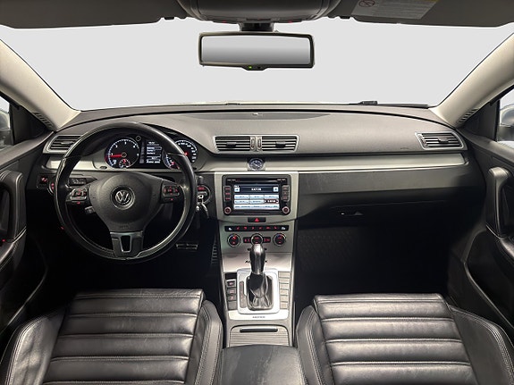 Volkswagen Passat Alltrack 14 of 22