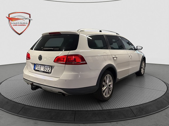 Volkswagen Passat Alltrack 5 of 22