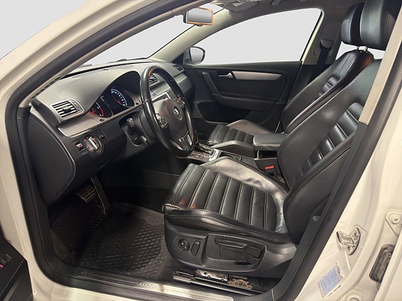 Volkswagen Passat Alltrack 10 of 22