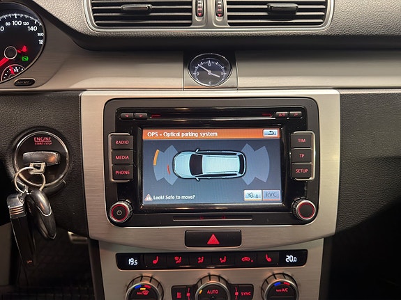Volkswagen Passat Alltrack 17 of 22