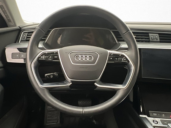 Audi e-tron Sportback 14 of 30