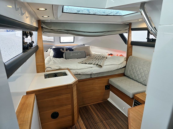 Axopar 37 XC Aft Cabin 2017 2x300hk Mercury Verado XL 11 of 12