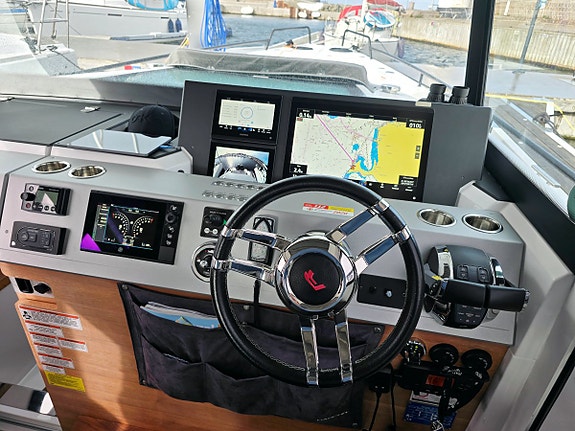Axopar 37 XC Aft Cabin 2017 2x300hk Mercury Verado XL 5 of 12