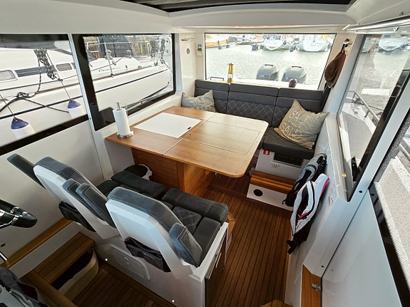 Axopar 37 XC Aft Cabin 2017 2x300hk Mercury Verado XL 8 of 12