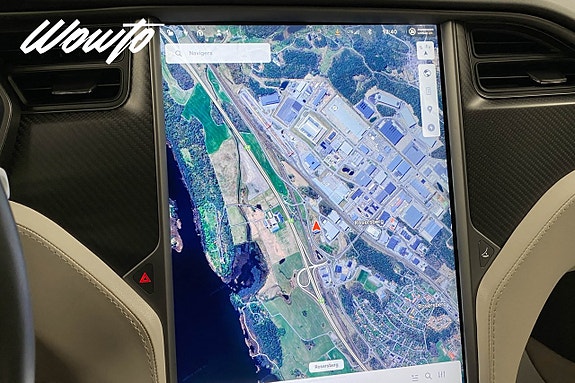 Tesla Model S 18 of 23
