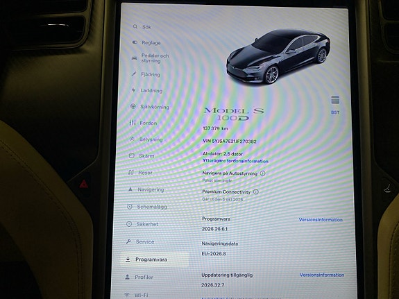 Tesla Model S 20 of 23