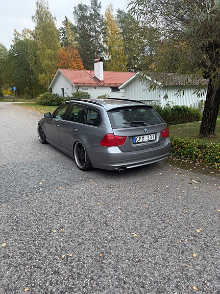 BMW 318d 3 of 6